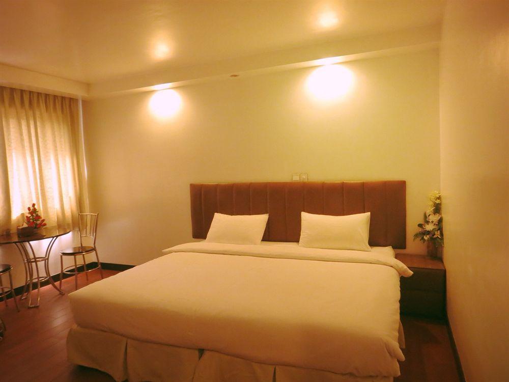High Five Hotel Yangon Exterior photo