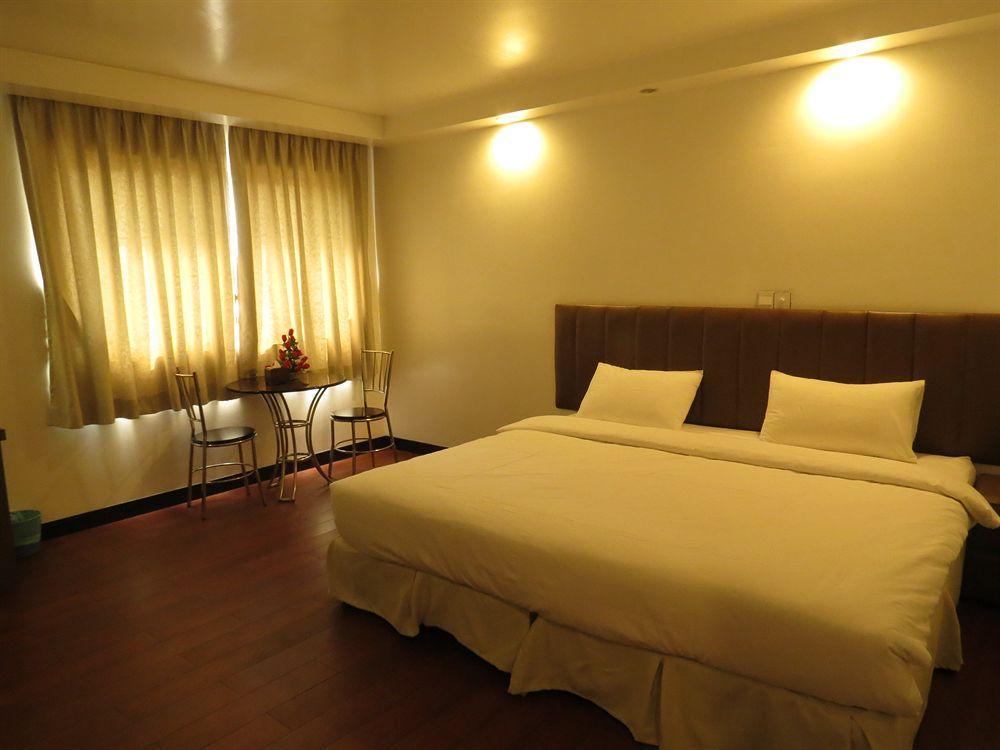 High Five Hotel Yangon Exterior photo