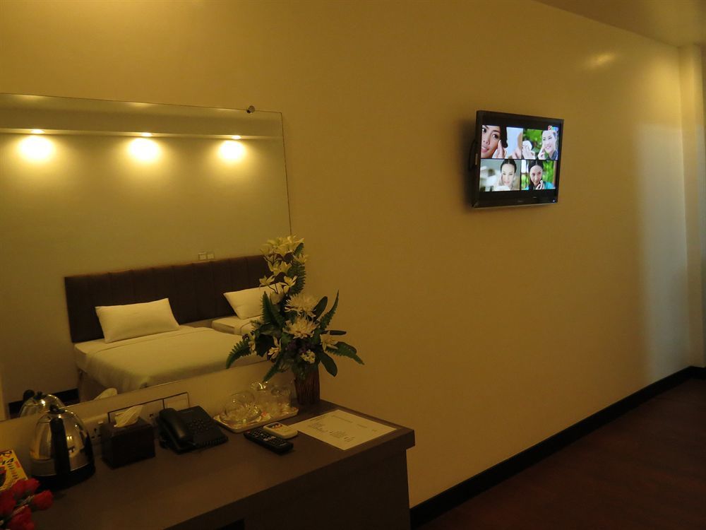 High Five Hotel Yangon Exterior photo