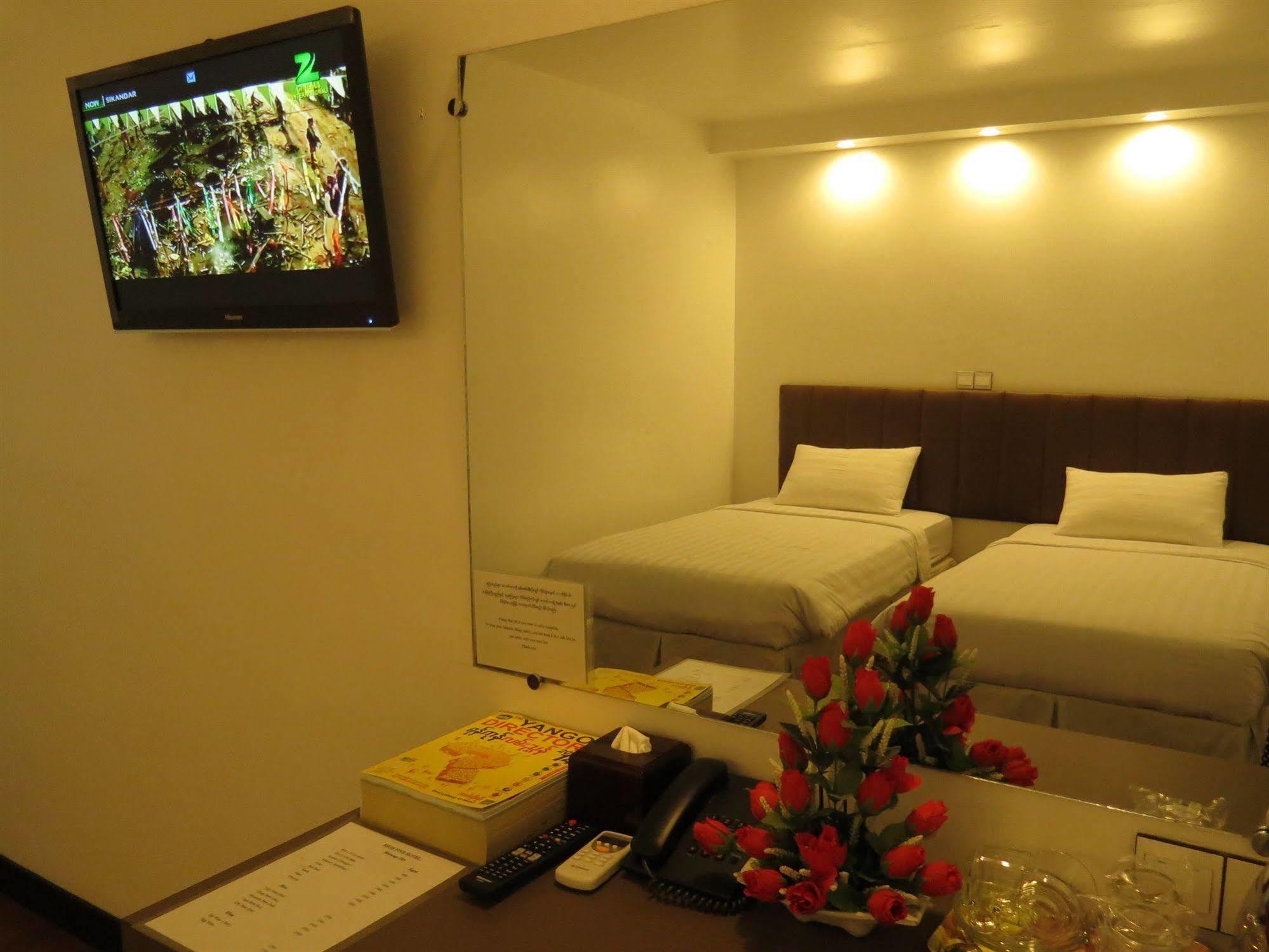 High Five Hotel Yangon Exterior photo