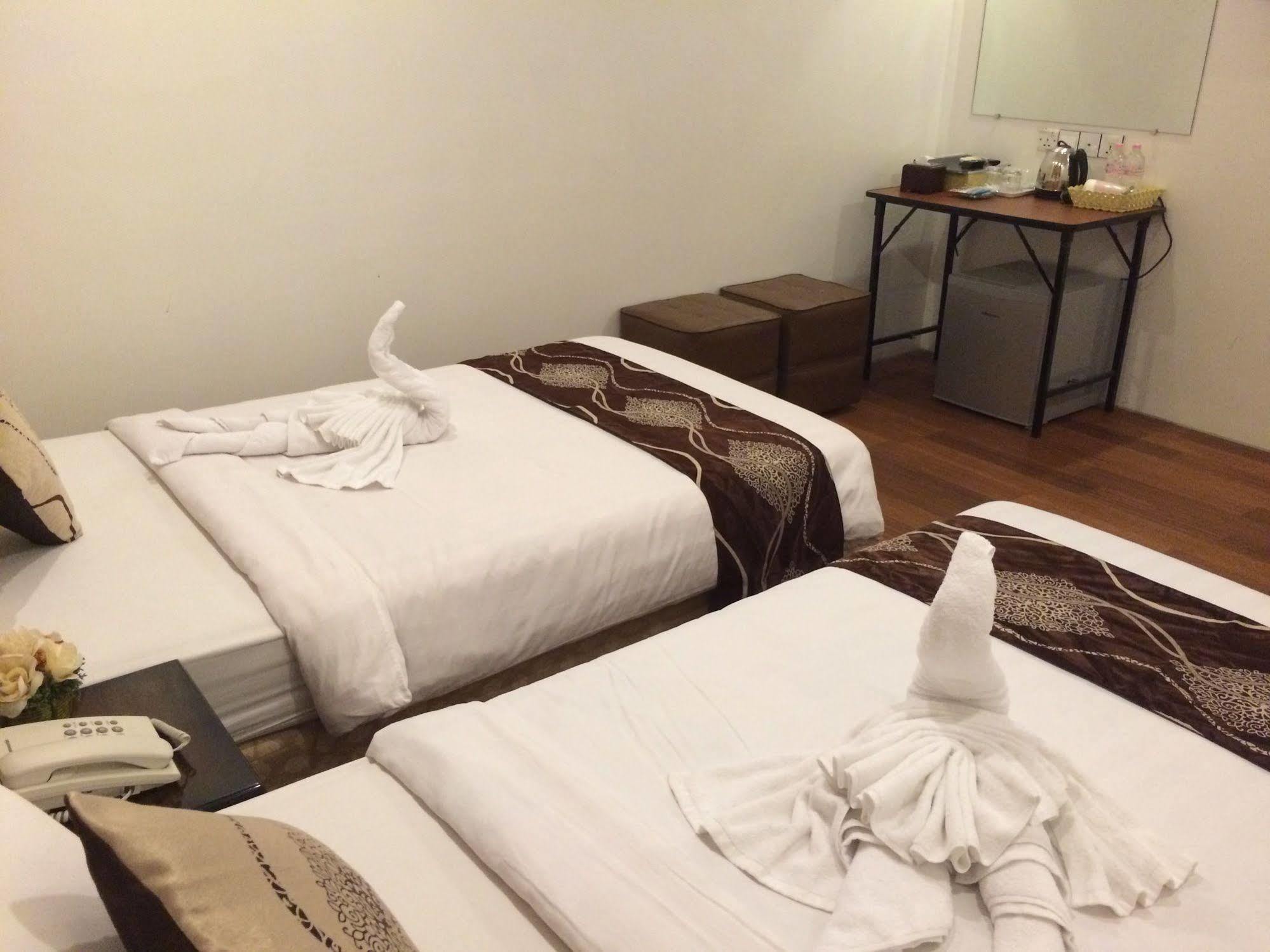 High Five Hotel Yangon Exterior photo