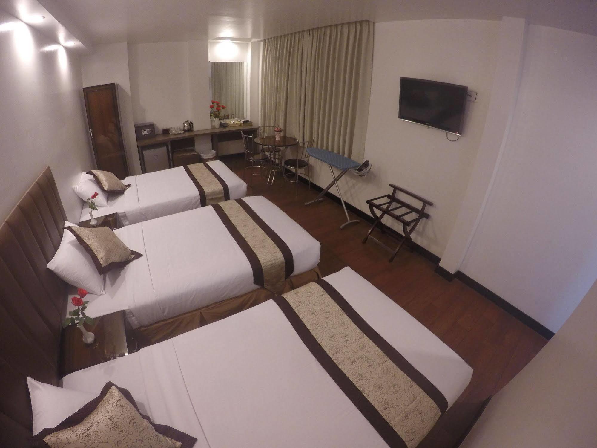 High Five Hotel Yangon Exterior photo