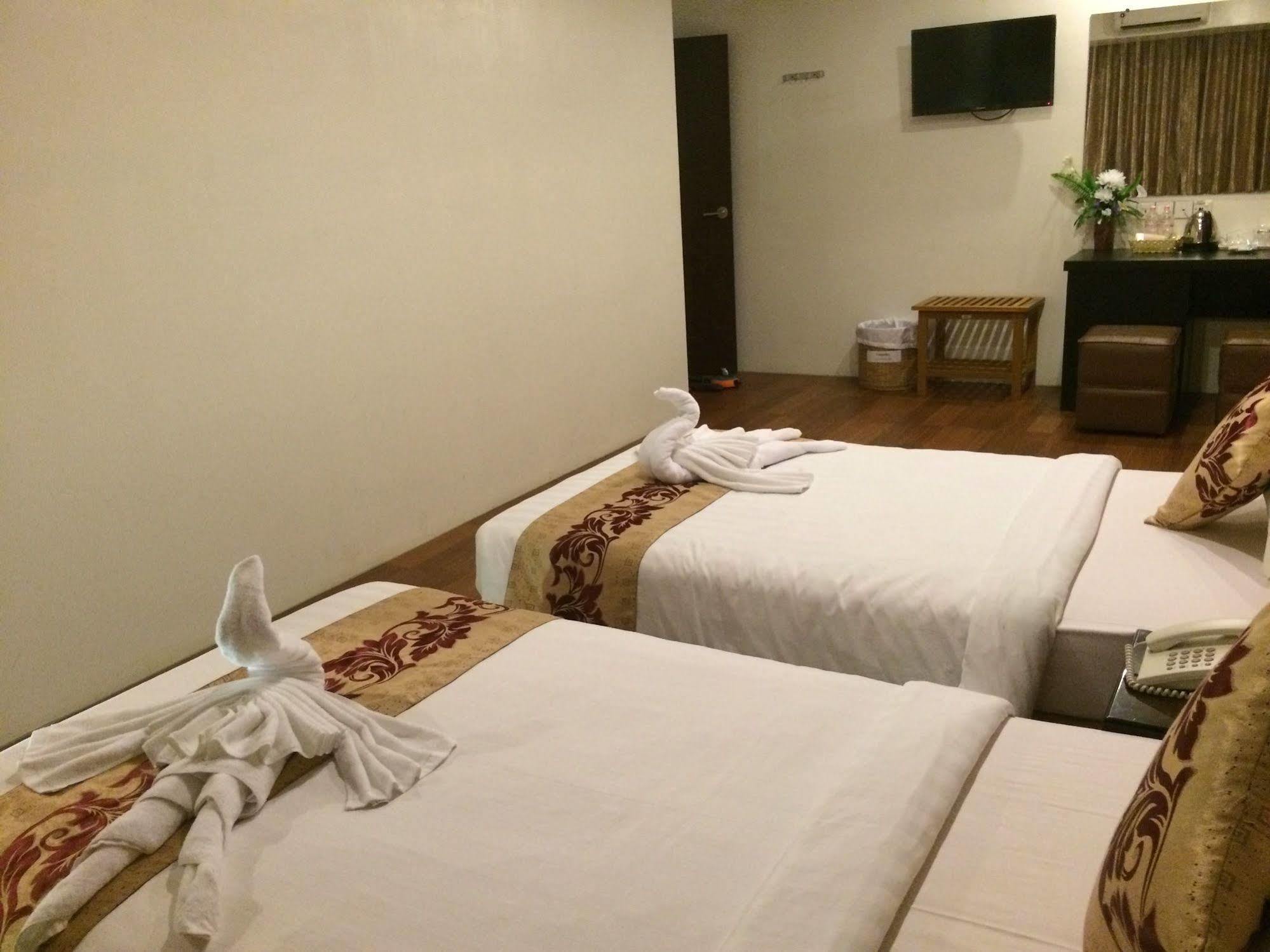 High Five Hotel Yangon Exterior photo